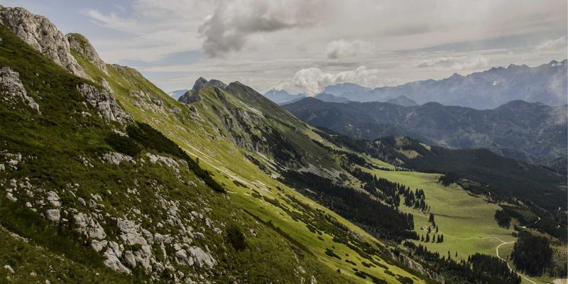 30岁女性平衡术：用复古时尚与风格穿搭演绎事业家庭双赢