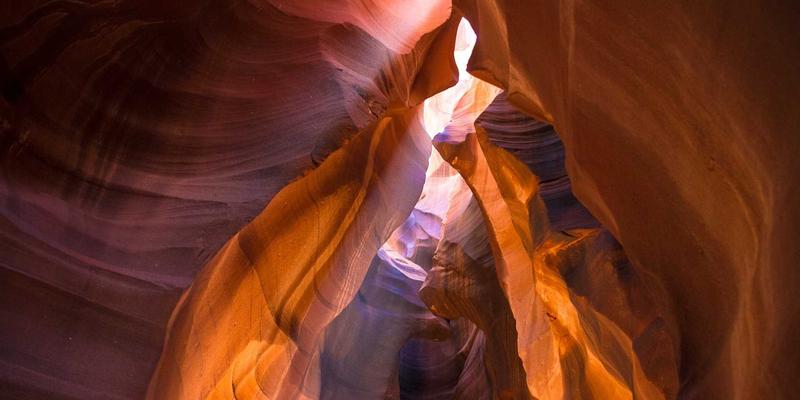 从复古回潮到当代演绎：女性杂志如何引领复古时尚新风尚