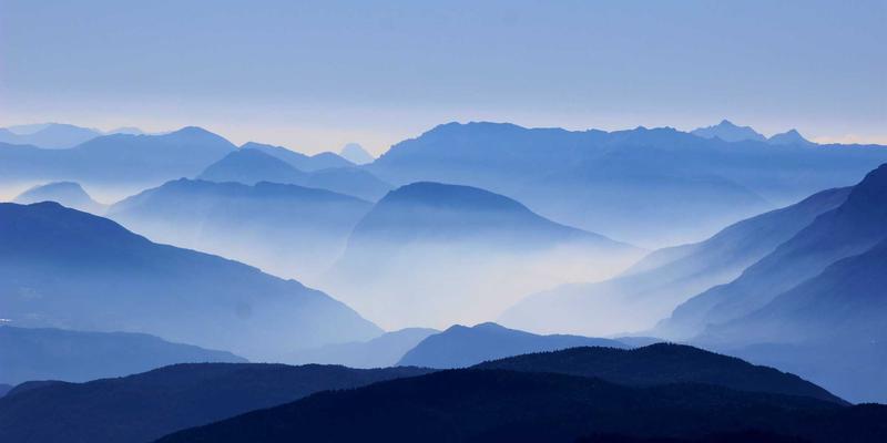 从风格穿搭到魅力声线：女性健康生活指南，如何在职场与公众场合自信发声