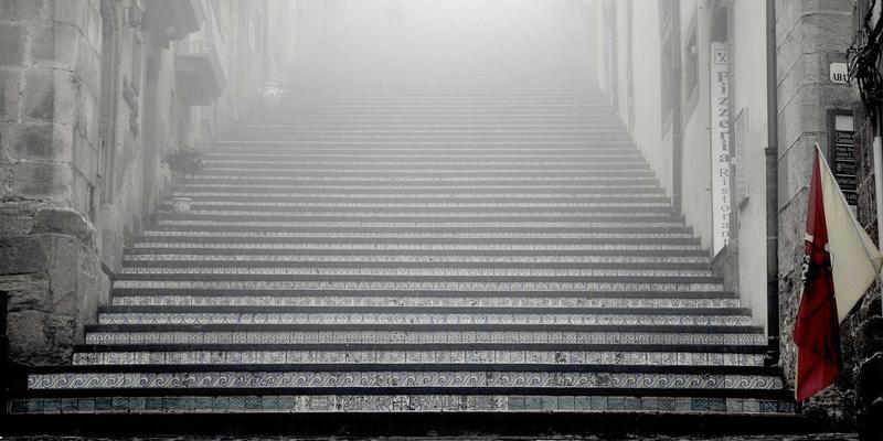 女性生活进阶：融合健康内核与复古美学的时尚新主张