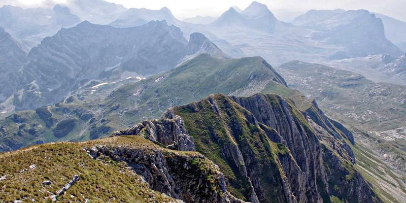 重塑女性生活前景：从风格穿搭到健康生活的多维探索